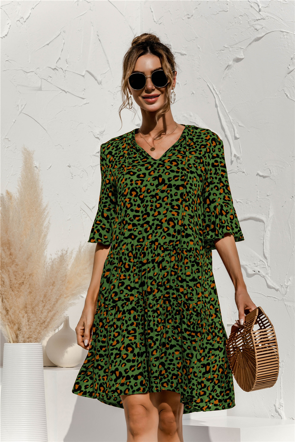 Nila – Kurzes Sommerkleid mit Taillenschlitz