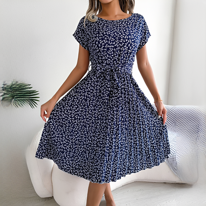 Lyka - Modisches Sommerkleid mit kurzen Ärmeln für Damen