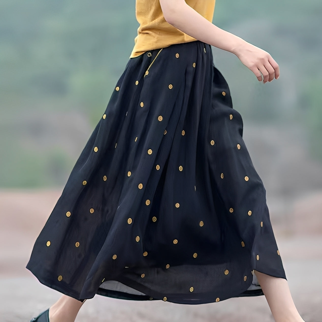 Thea - Lockerer Damenrock mit Polka-Dots