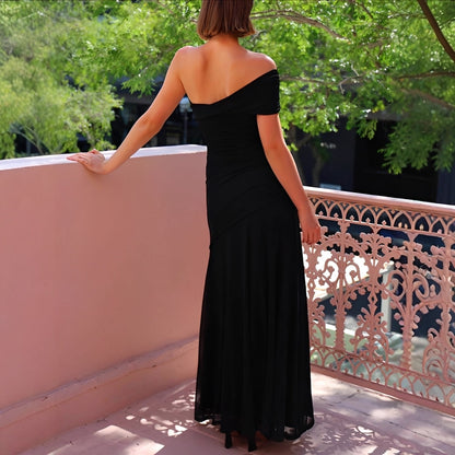 Marga - Ansprechendes, schulterfreies Maxikleid