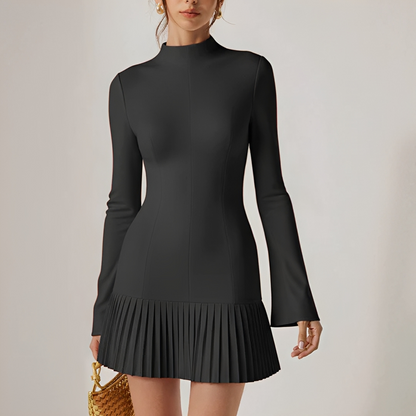 Elva - Stilvolles kurzes Kleid mit Raffungen