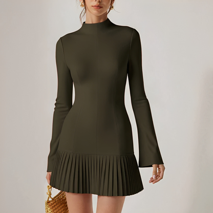 Elva - Stilvolles kurzes Kleid mit Raffungen