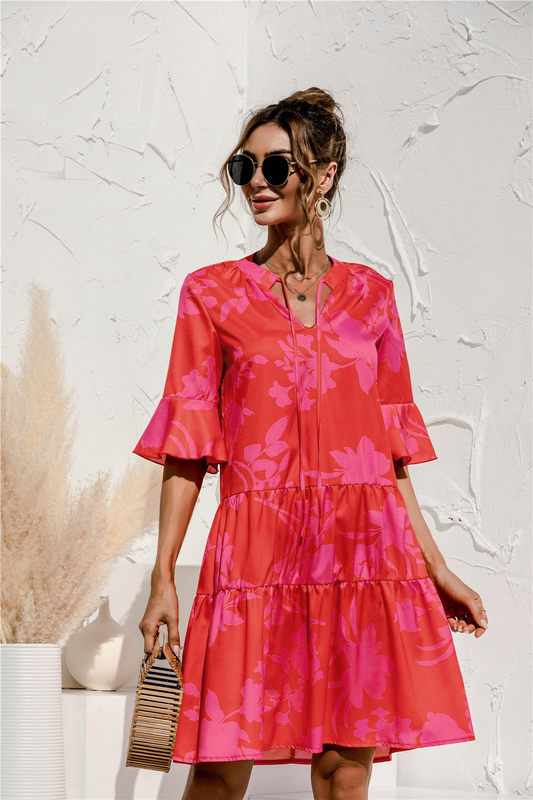Nila – Kurzes Sommerkleid mit Taillenschlitz
