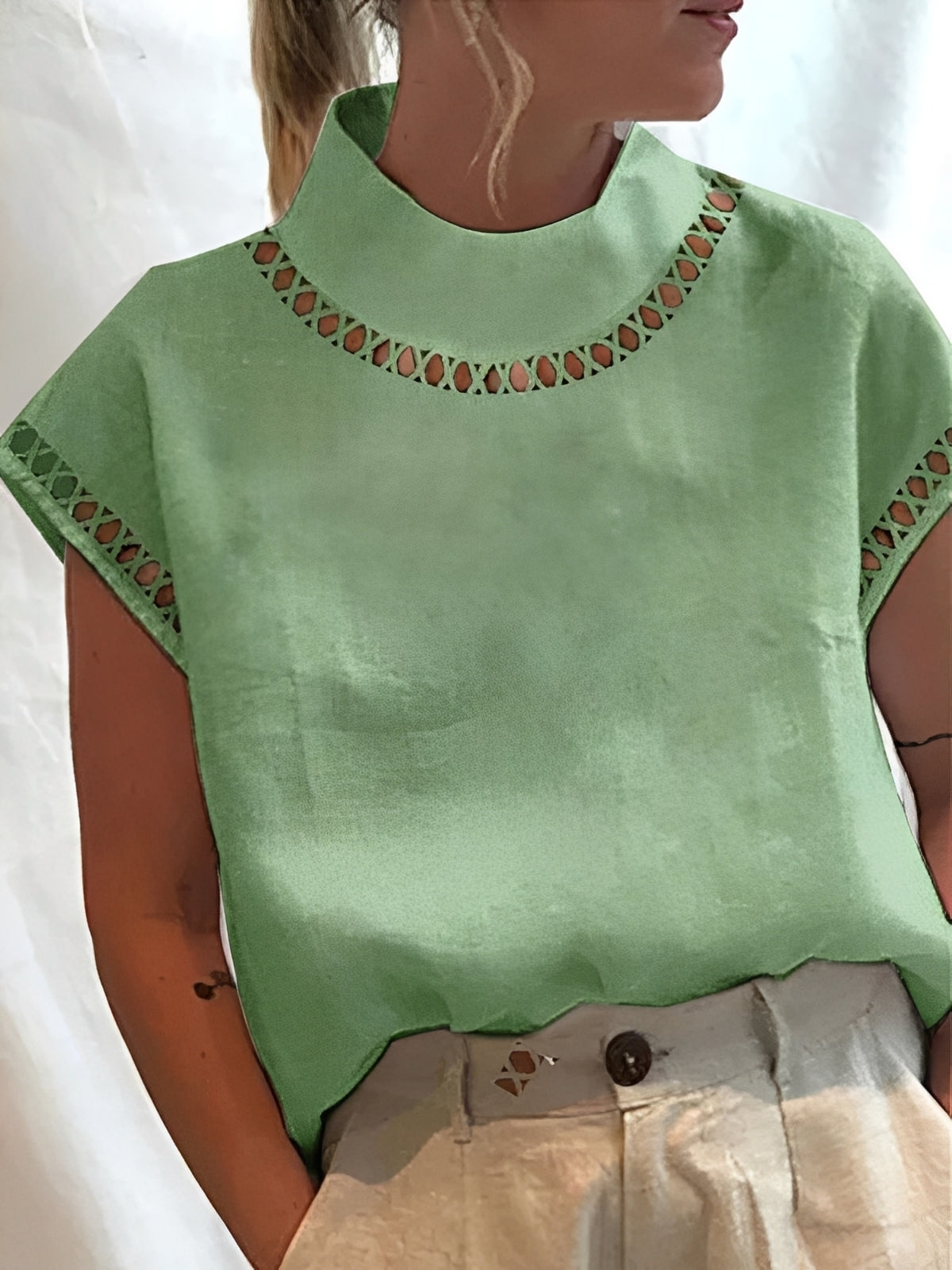 Nannie - Stilvolles Top mit Damen-Ausschnitt