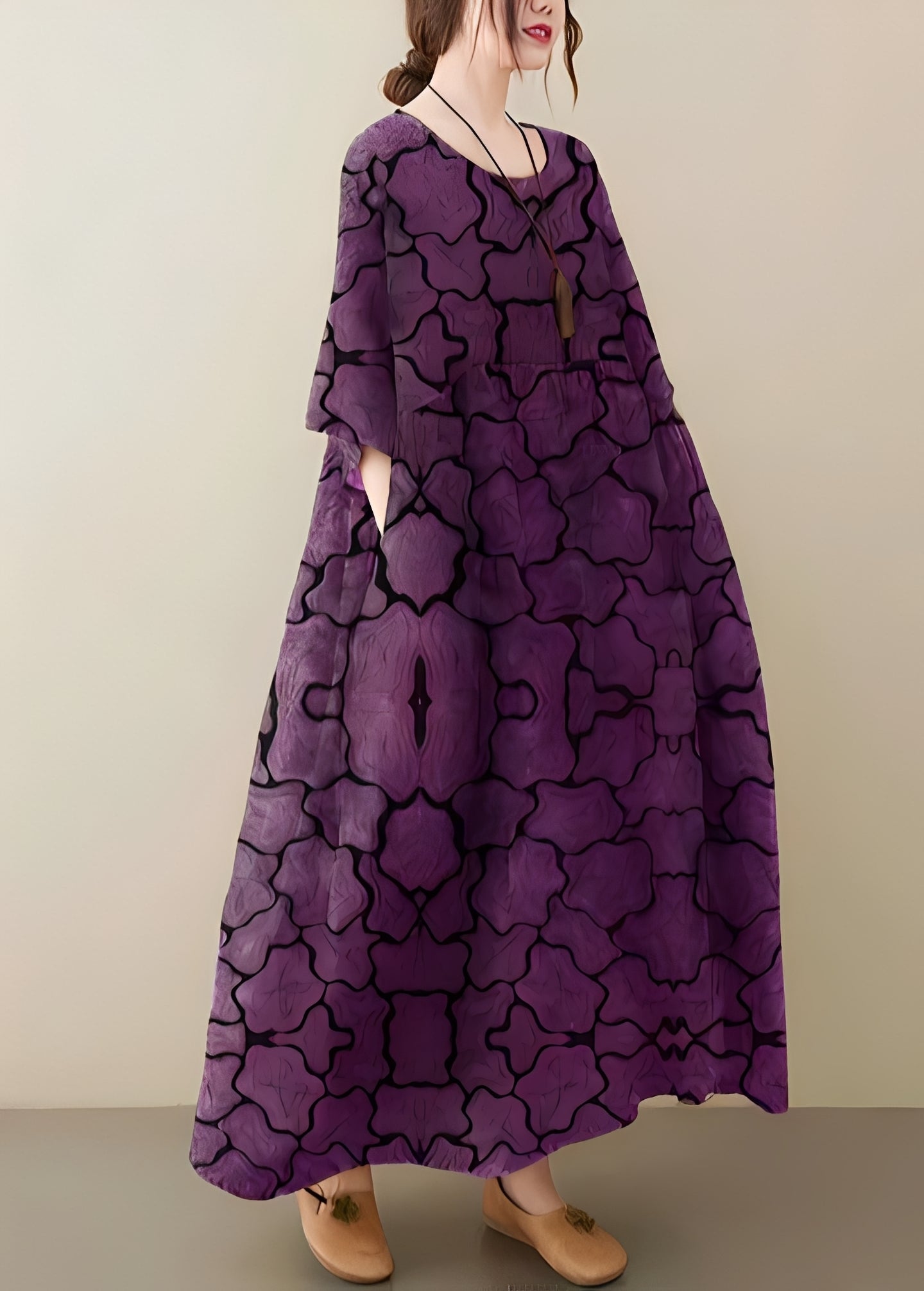 Mariam - Elegantes, locker geschnittenes Damenkleid mit weitem Saum
